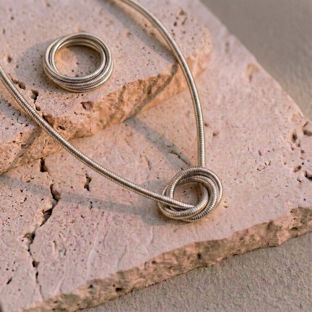 Colar e Pulseira de Mola 2 em 1