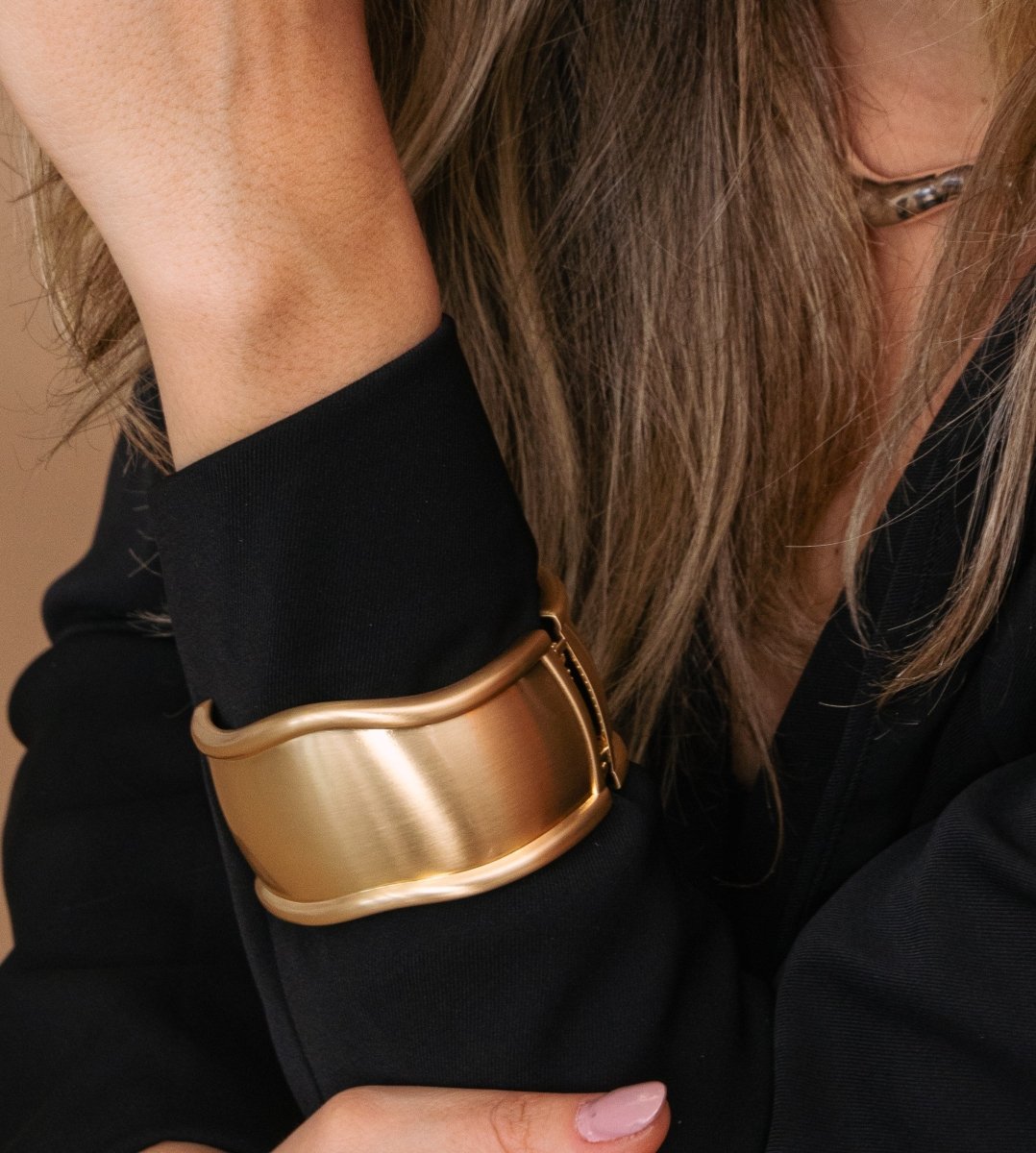 Bracelete Quadrado Ondulado Fosco - Yarin Semijoias