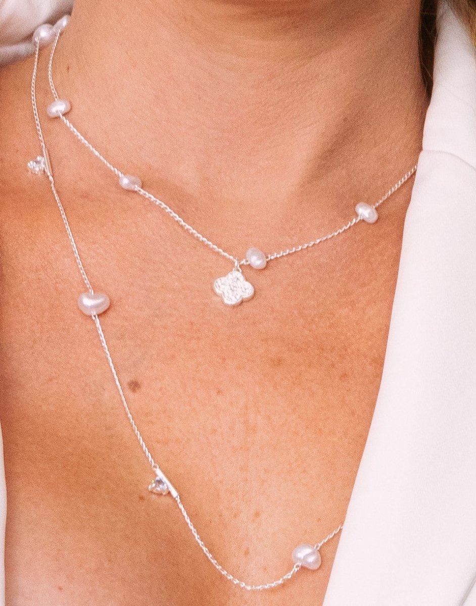 Colar Veneziana madrepérola trevo 40 cm - Yarin Semijoias